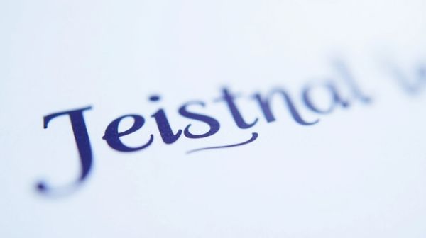 Pourquoi la barre oblique estella essentielle en typographie