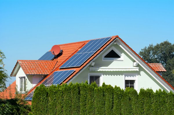 Photovoltaïque : les avantages de l'autoconsommation solaire pour votre maison